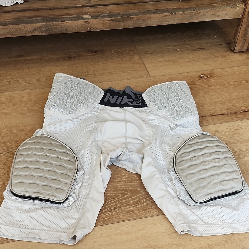 Nike Padded Sports Shorts - large